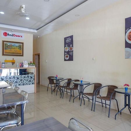 RedDoorz Plus @ Losari Makasar Zewnętrze zdjęcie