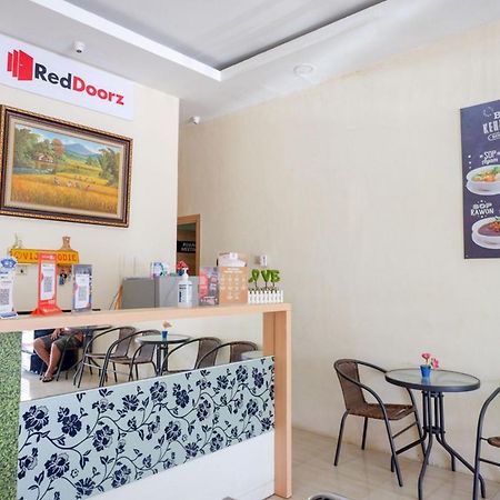 RedDoorz Plus @ Losari Makasar Zewnętrze zdjęcie