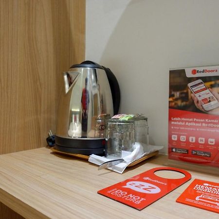 RedDoorz Plus @ Losari Makasar Zewnętrze zdjęcie