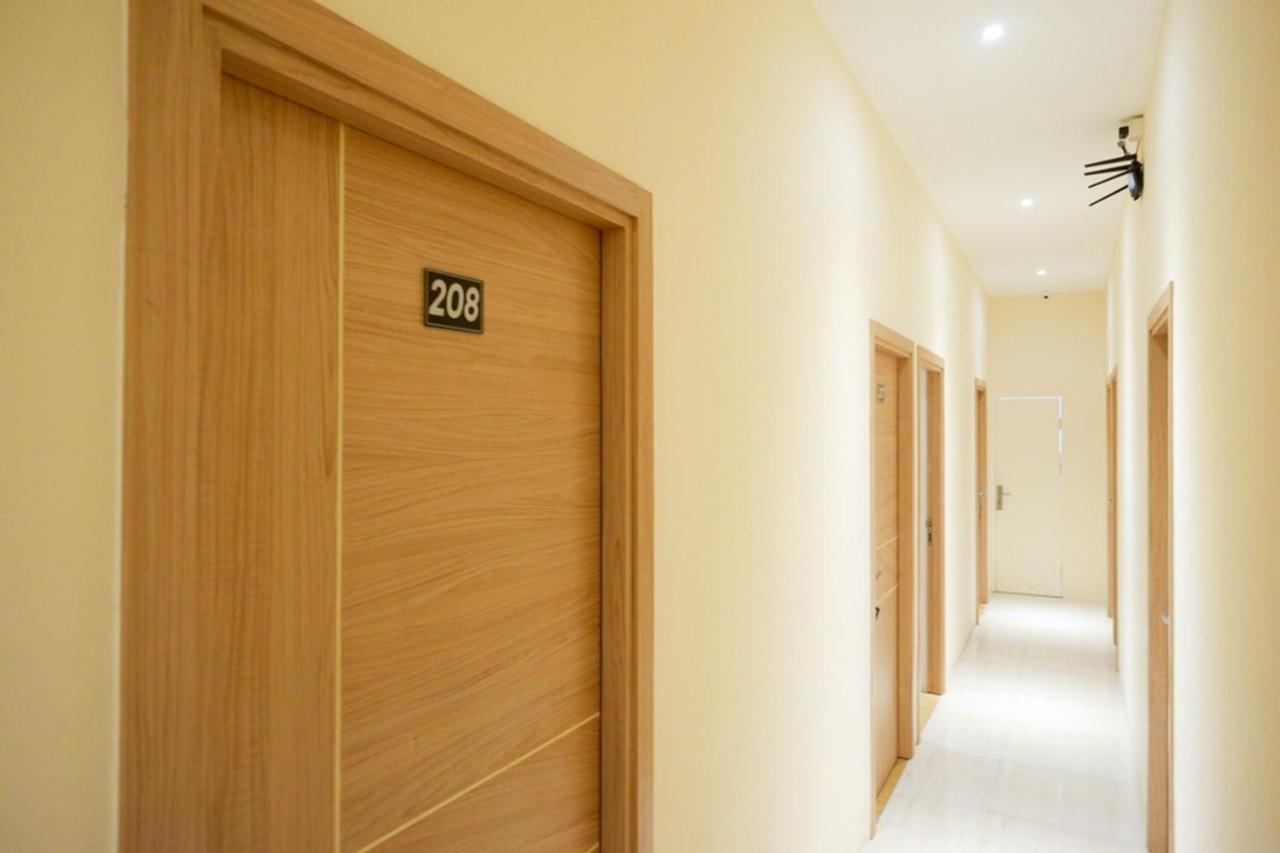 RedDoorz Plus @ Losari Makasar Zewnętrze zdjęcie