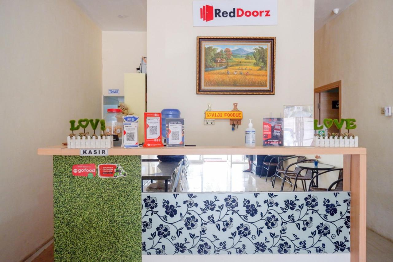 RedDoorz Plus @ Losari Makasar Zewnętrze zdjęcie
